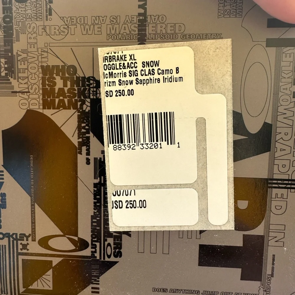 Mark McMorris Signature Oakley Airbrake XL - Picture 11 of 11